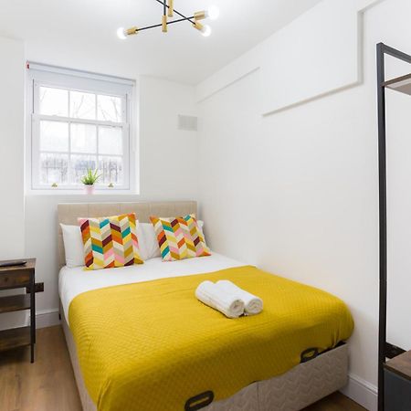 לונדון City Centre One Bedroom Apartment Next To Station, Newly Renovated מראה חיצוני תמונה