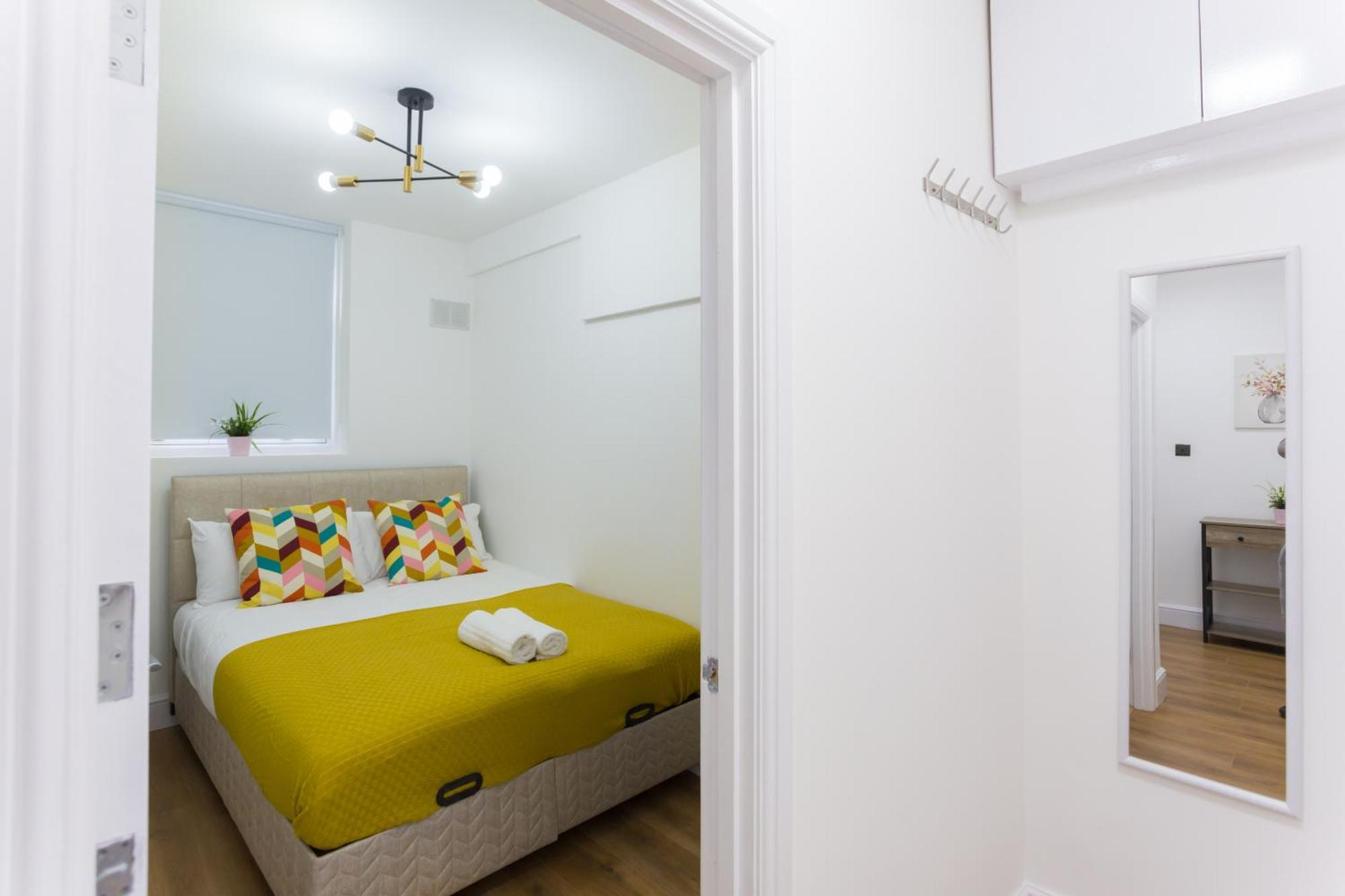 לונדון City Centre One Bedroom Apartment Next To Station, Newly Renovated מראה חיצוני תמונה