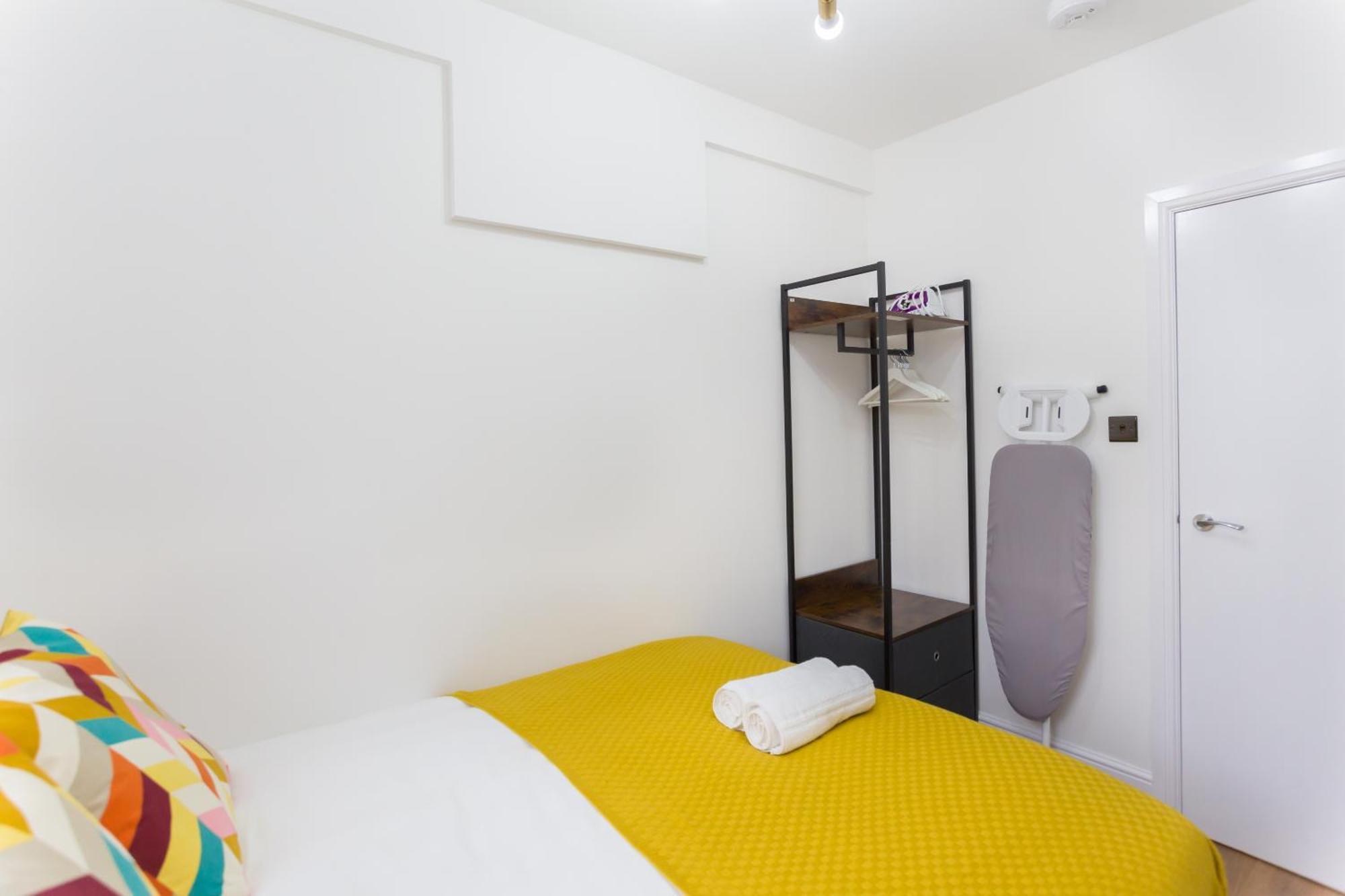 לונדון City Centre One Bedroom Apartment Next To Station, Newly Renovated מראה חיצוני תמונה