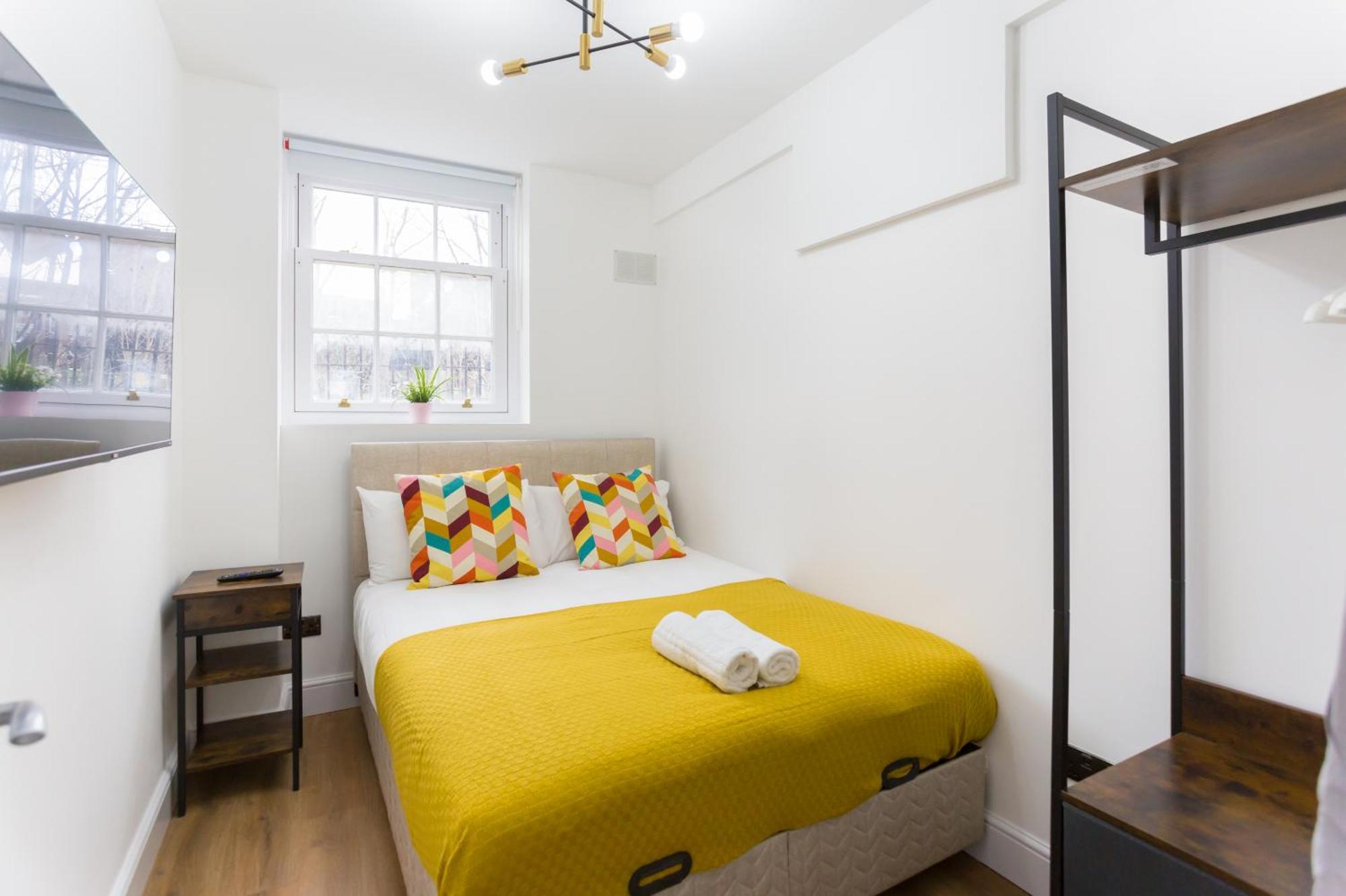 לונדון City Centre One Bedroom Apartment Next To Station, Newly Renovated מראה חיצוני תמונה