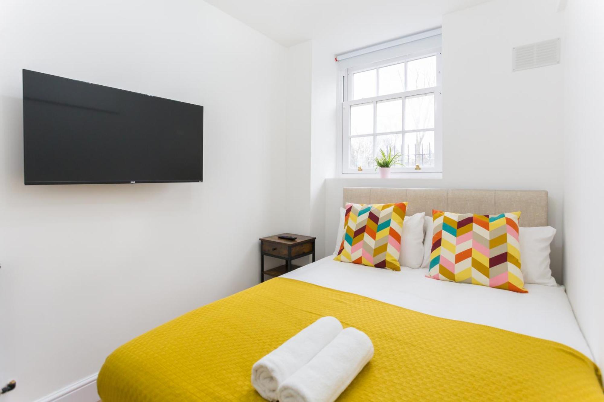 לונדון City Centre One Bedroom Apartment Next To Station, Newly Renovated מראה חיצוני תמונה