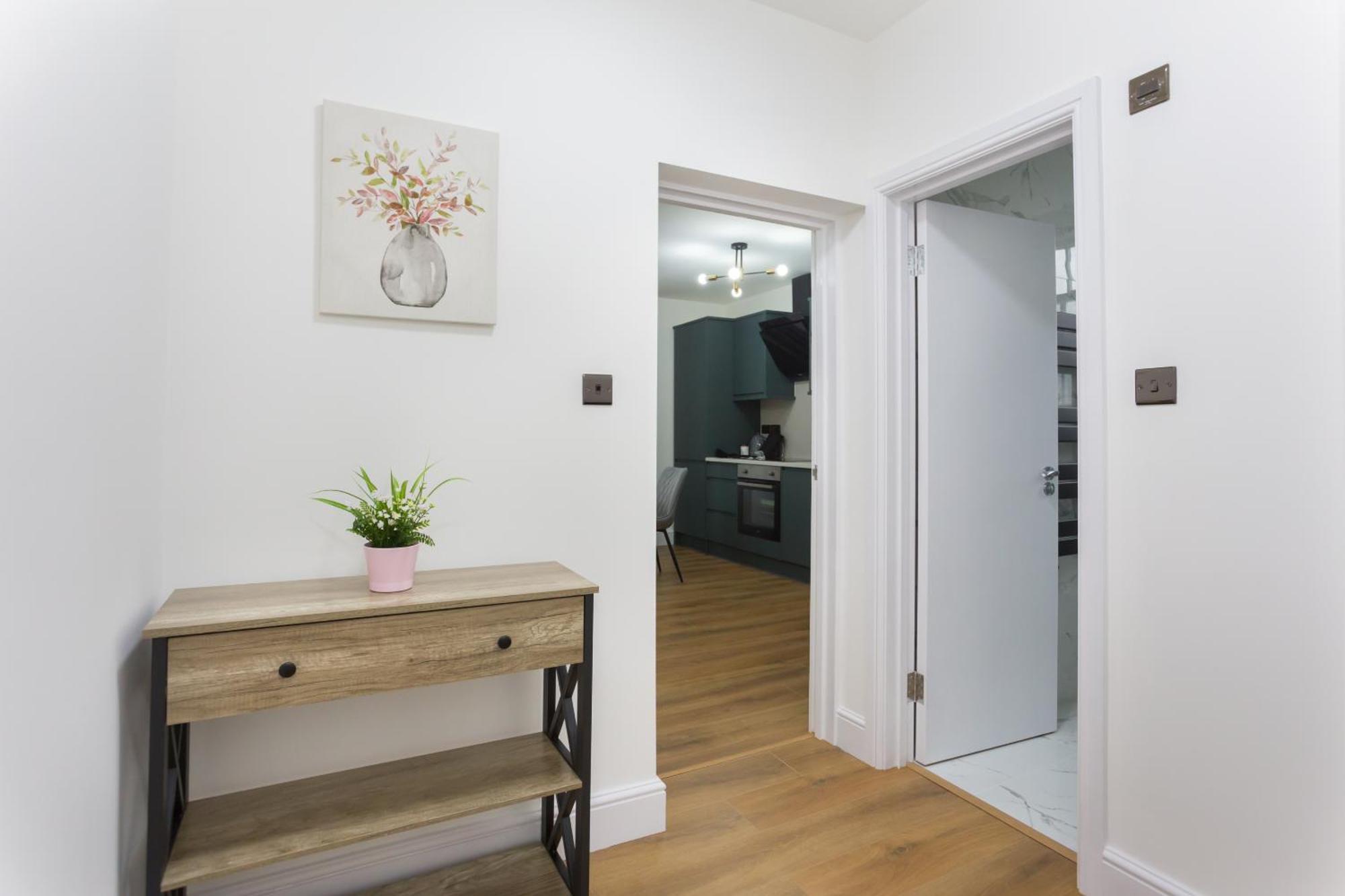 לונדון City Centre One Bedroom Apartment Next To Station, Newly Renovated מראה חיצוני תמונה