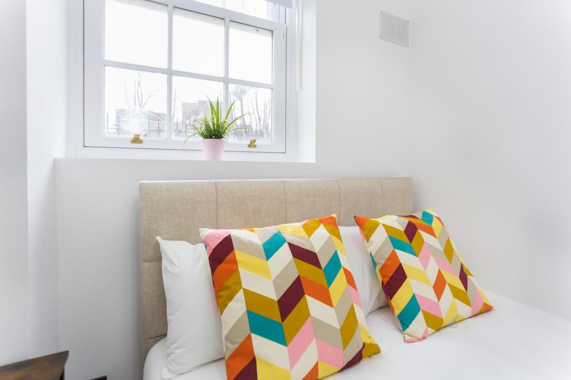 לונדון City Centre One Bedroom Apartment Next To Station, Newly Renovated מראה חיצוני תמונה