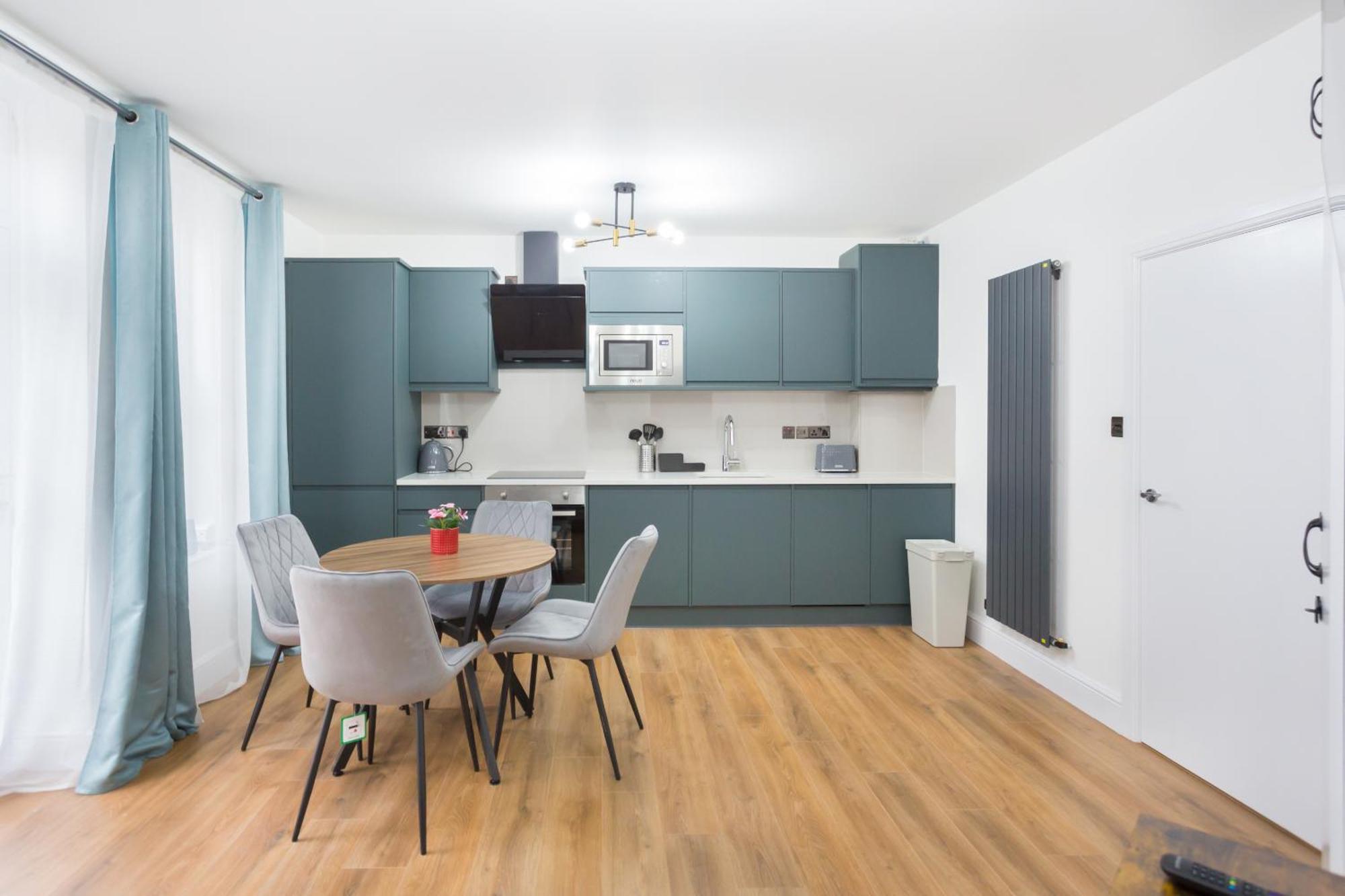 לונדון City Centre One Bedroom Apartment Next To Station, Newly Renovated מראה חיצוני תמונה