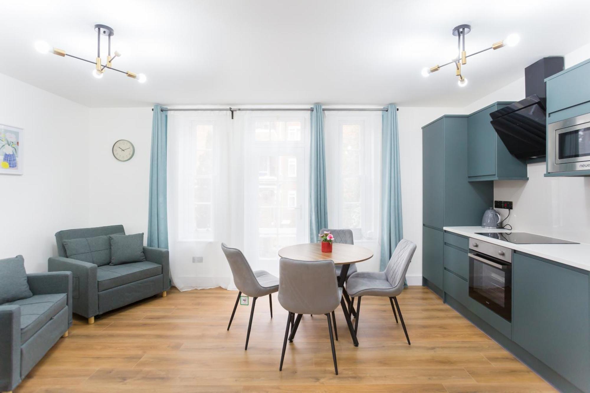 לונדון City Centre One Bedroom Apartment Next To Station, Newly Renovated מראה חיצוני תמונה
