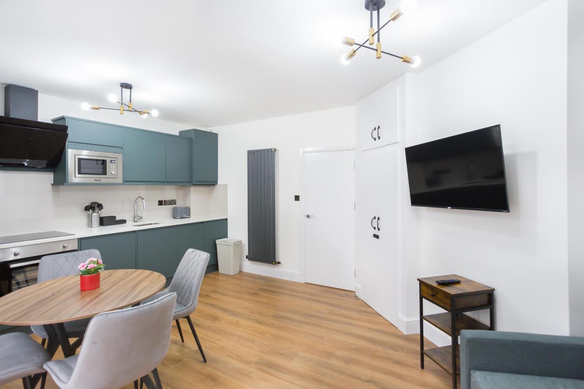 לונדון City Centre One Bedroom Apartment Next To Station, Newly Renovated מראה חיצוני תמונה