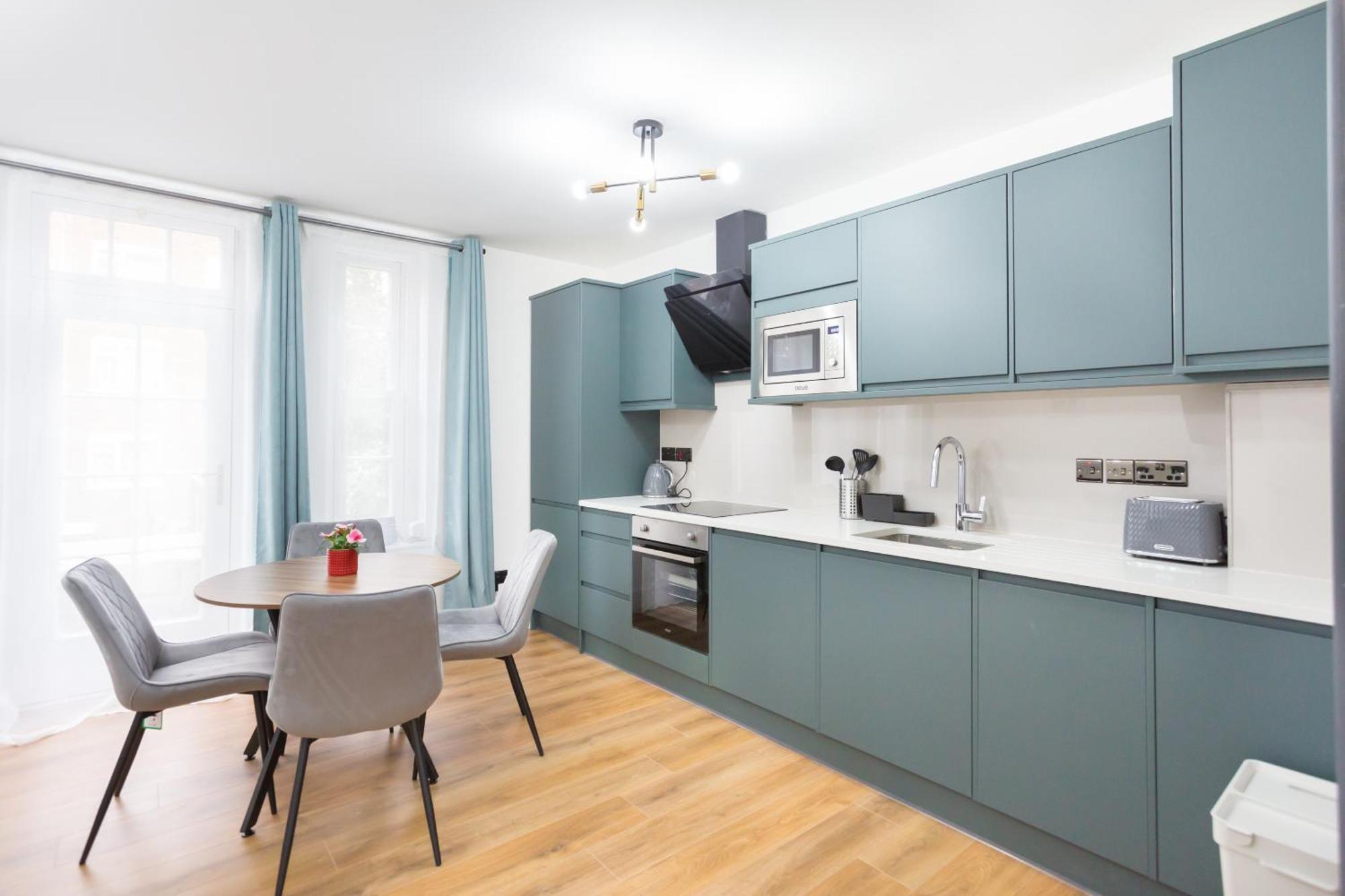 לונדון City Centre One Bedroom Apartment Next To Station, Newly Renovated מראה חיצוני תמונה